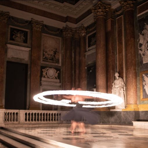 Tra teatrodanza, musica e il nouveau cirque: “Vertigine di Giulietta”