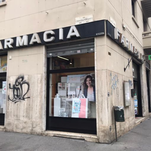 Tamponi rapidi in farmacia? Serve pazienza: “Il servizio non parte oggi, ma da lunedì”