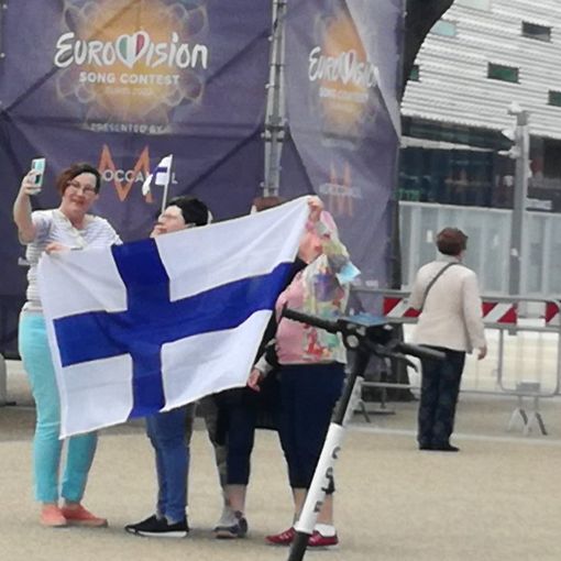 Telecamere, miss da concorso e le ultras dei Rasmus: si scalda il clima da Eurovision (ed è subito Torino 2006)