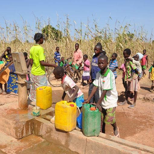 &quot;Zomkom&quot; benvenuto in fraternità! Come aiutare l’Africa a rinascere con le sue menti e le sue braccia?