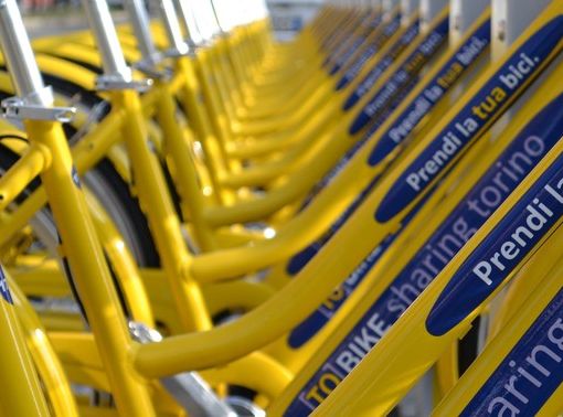 Coronavirus, a Torino bici gialle in sharing gratis per medici, infermieri e personale sanitario