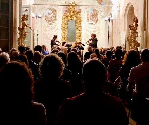 Albissola Marina, folklore e barocco si uniscono nel “Voxonus Duo e percussioni”