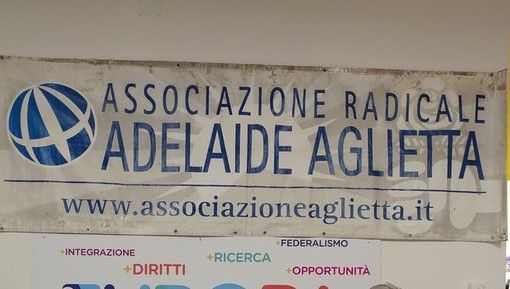 Radicali in piazza a Ferragosto, manifestazione &quot;per la Democrazia&quot;