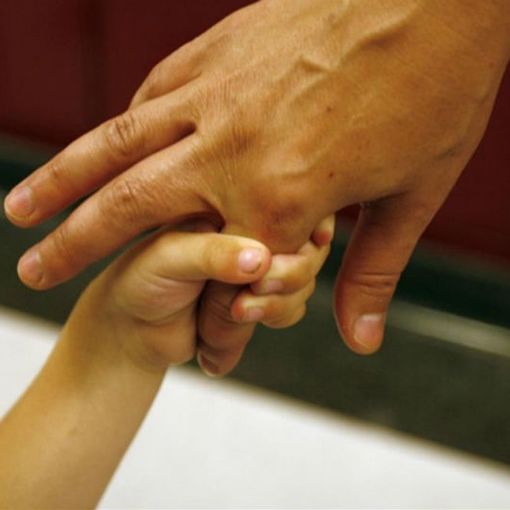 La richiesta dell'assessore Caucino: “Potenziare il Servizio regionale per le adozioni”