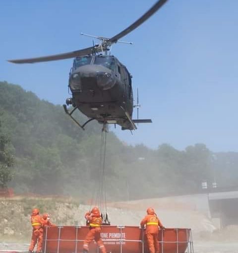 Torre Pellice, riprende l'incendio al Vandalino