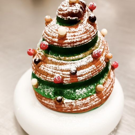 dolce natalizio a forma di albero di Natale
