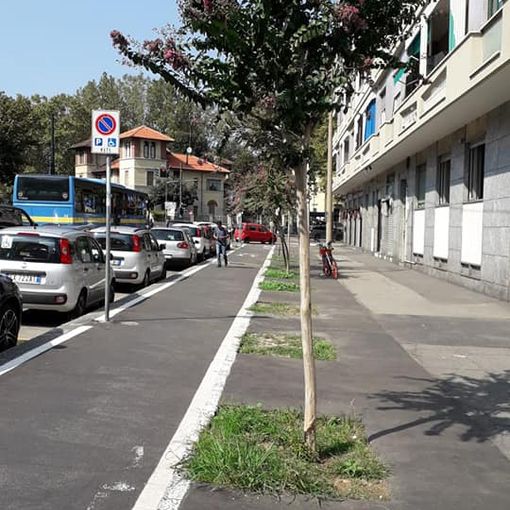 Gli attori di Assemblea Teatro piantumano otto alberi guidati dalle parole di Giono