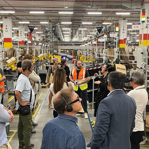 Visita allo stabilimento Amazon di Torrazza Piemonte