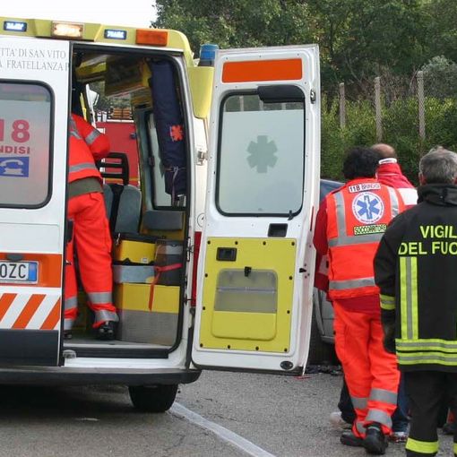 Lanzo, si sente male mentre è al volante: lo scontro con un'ambulanza gli è fatale