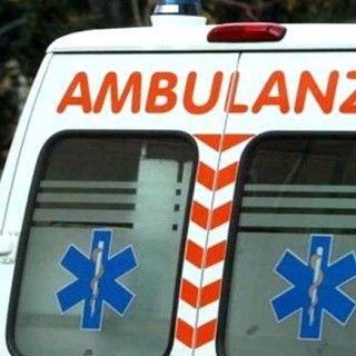 Moncalieri, pensionato di 73 anni muore decapitato dalla macchina spaccalegna