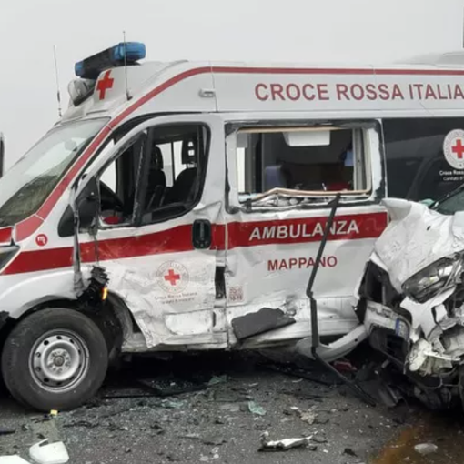L'ambulanza distrutta lo scorso 26 gennaio
