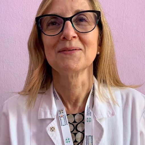 Medico donna in primo piano