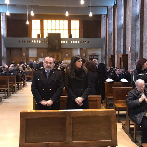 la sindaca Chiara Appendino e il comandante dei vigili urbani Emiliano Bezzon alla messa del gennaio 2020