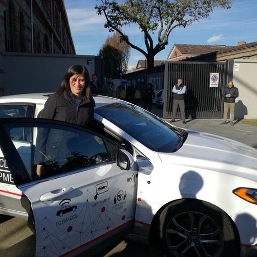 Guida autonoma, l'auto di Appendino brucia il rosso durante il test
