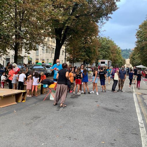 Un momento del book crossing in corso Marconi il 19 settembre