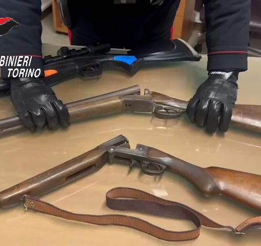 Levone, va a caccia senza porto d'armi: arrestato un 46enne