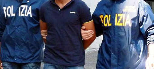 Torino: ruba portafogli da una borsa alla Pellerina e viene inseguito  dai parenti della vittima