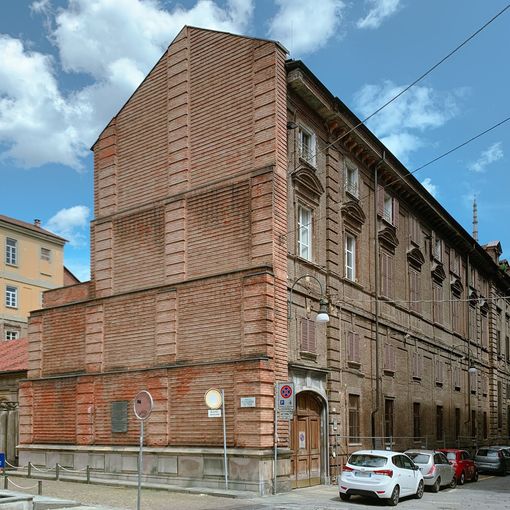 ARTiglieria: l'hub di arte e creatività emergente prende vita nello spazio dismesso dell'ex Accademia Artiglieria di Torino