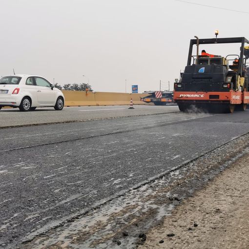 asfaltatura strade - foto di archivio