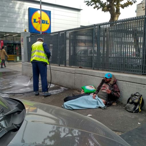Clochard aggredito con il fuoco, FdI:&quot;Emergenza quartiere Aurora va affrontata&quot;