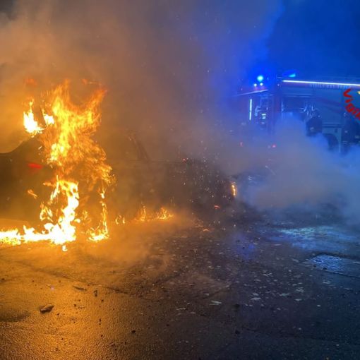 auto in fiamme