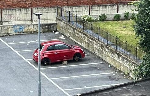 Nichelino fa i conti con l'ennesimo episodio di auto 'spolpata'