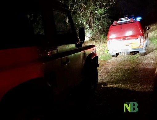 Bloccate con l'auto in mezzo al bosco in piena notte, avventura per due 18enni torinesi