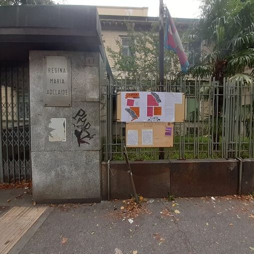 Una bacheca informativa davanti all'ex ospedale Maria Adelaide: &quot;Riapriamo la struttura di Lungo Dora Firenze&quot;