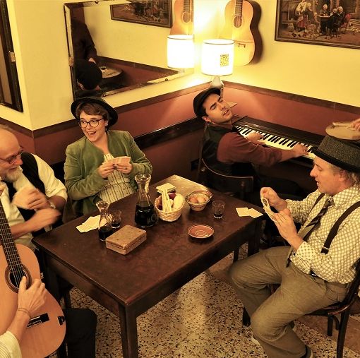 Cantiamo la bellezza della nostalgia e dell’allegria: la Banda Bondioli e la loro musica d’amore e d’osteria