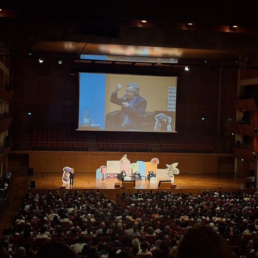 Barbero mania al Salone del Libro: in migliaia per &quot;La guerra delle parole&quot;