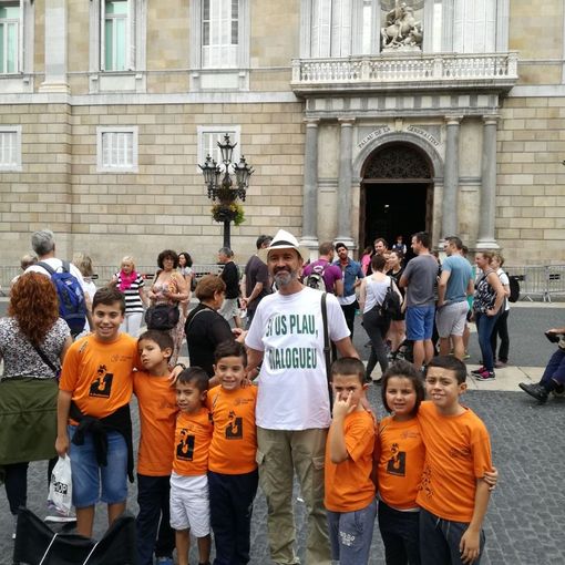 Squadra di bambini di Collegno incontra gli attivisti del dialogo a Barcellona