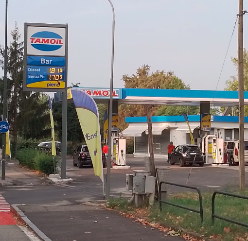 distributore di benzina