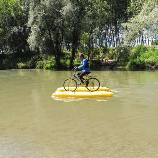 &quot;Un Po di pedalate&quot;: la prima discesa del fiume Po in bicicletta galleggiato