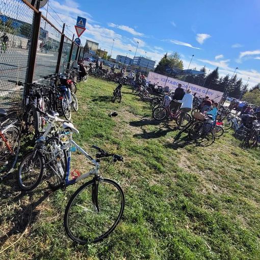 Domenica a Torino le Frecce Tricolori: &quot;Venite all'Aero Club in bici o monopattino&quot;
