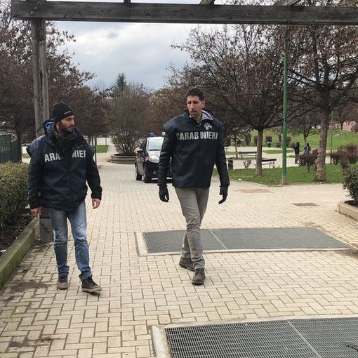 Controllo straordinario dei carabinieri ai giardini madre Teresa: ritrovati 20 grammi di marijuana