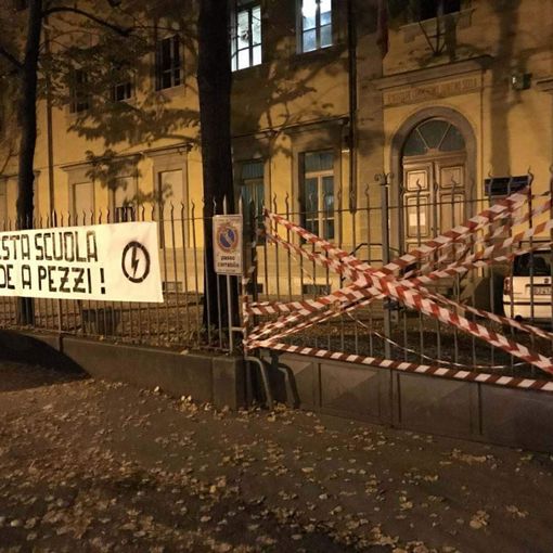 “Questa scuola cade a pezzi”, striscione di Blocco Studentesco al Quintino Sella