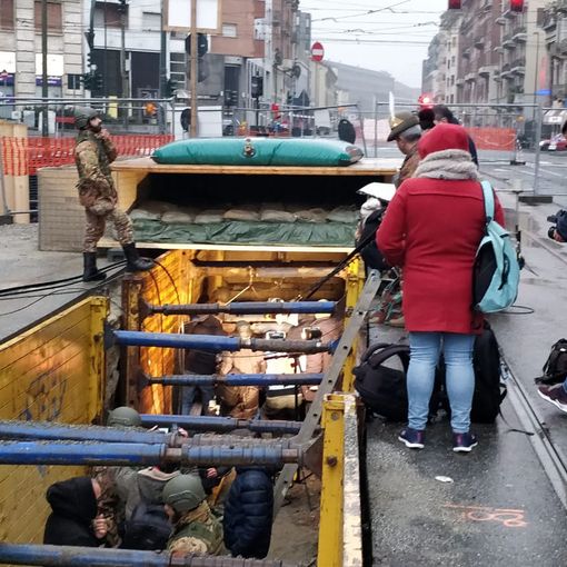 La bomba &quot;saluta&quot; Torino con tre ore di anticipo: operazioni concluse poco prima delle 14