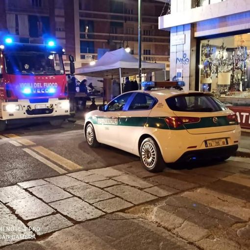 L'intervento dei vigili del fuoco e della polizia municipale