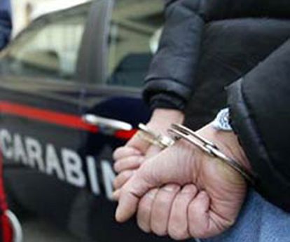 Spaccio di coca: in manette due colletti bianchi, coinvolto un poliziotto