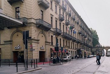 Torino: addio al punto &quot;Coin&quot; di via Lagrange