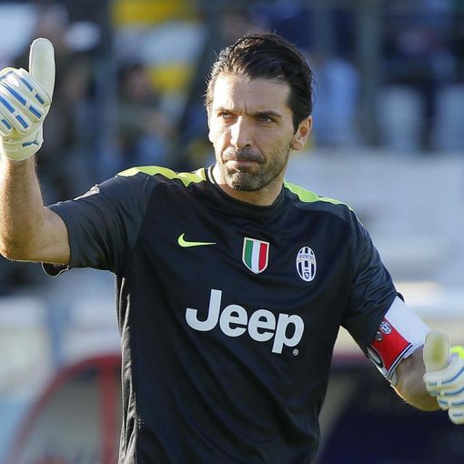 Gigi Buffon annuncia a Torino l'addio alla Juve. Ma forse non è addio al calcio