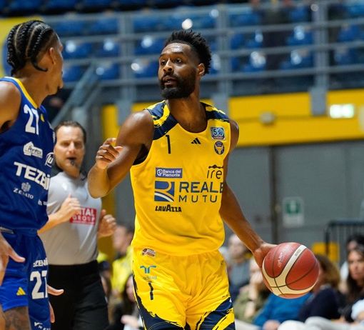 Esordio amaro per la nuova Reale Mutua Basket Torino, KO contro Verona