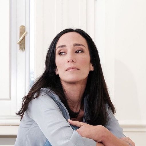 Chiara Gamberale inaugura il progetto "Prendersi cura": la nuova iniziativa del Salone del Libro con Esselunga Chiara Gamberale inaugura il progetto "Prendersi cura": la nuova iniziativa del Salone del Libro con Esselunga