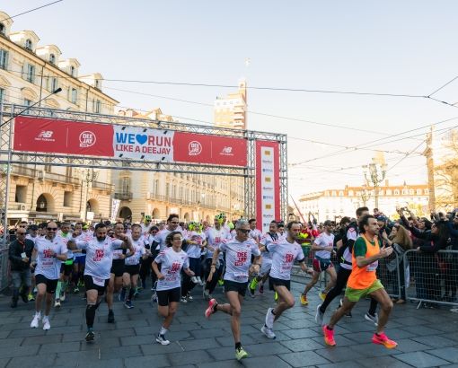 Deejay Ten 2025: la corsa itinerante parte da Torino il 23 marzo