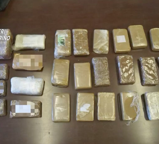 Operazione antidroga alle prime luci dell'alba: arrestate due persone nel Torinese