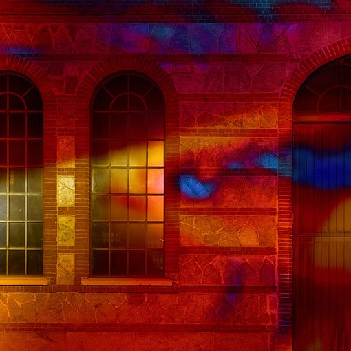 Surface Tension di Rebecca Moccia: si accende la nuova Luce d'Artista alle Ogr Torino