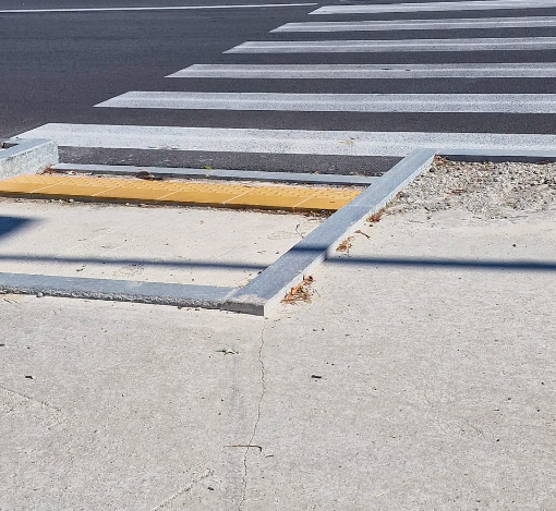 Centro civico di corso Corsica, le rampe d'accesso ancora da finire. Lupi: &quot;Inaccessibili e pericolose&quot;