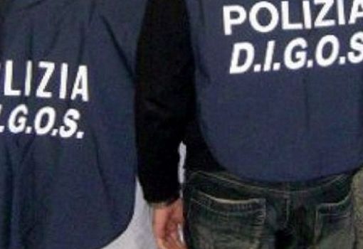 Giornalista aggredito, le perquisizioni della polizia in Casapound: quattro le persone identificate dalla Digos