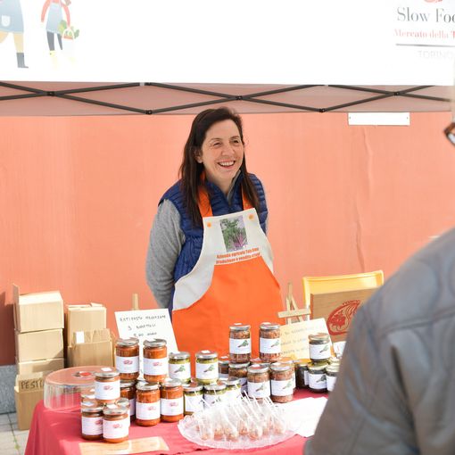 Mercato della Terra sotto le stelle: i produttori di Slow Food in centro città per un appuntamento estivo serale