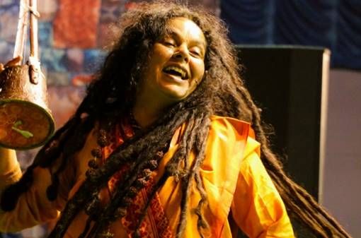 Al Mao, La storia della Via Baul: la performance della cantante folk Parvathy Baul